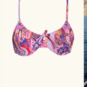 Follow suit top. Small